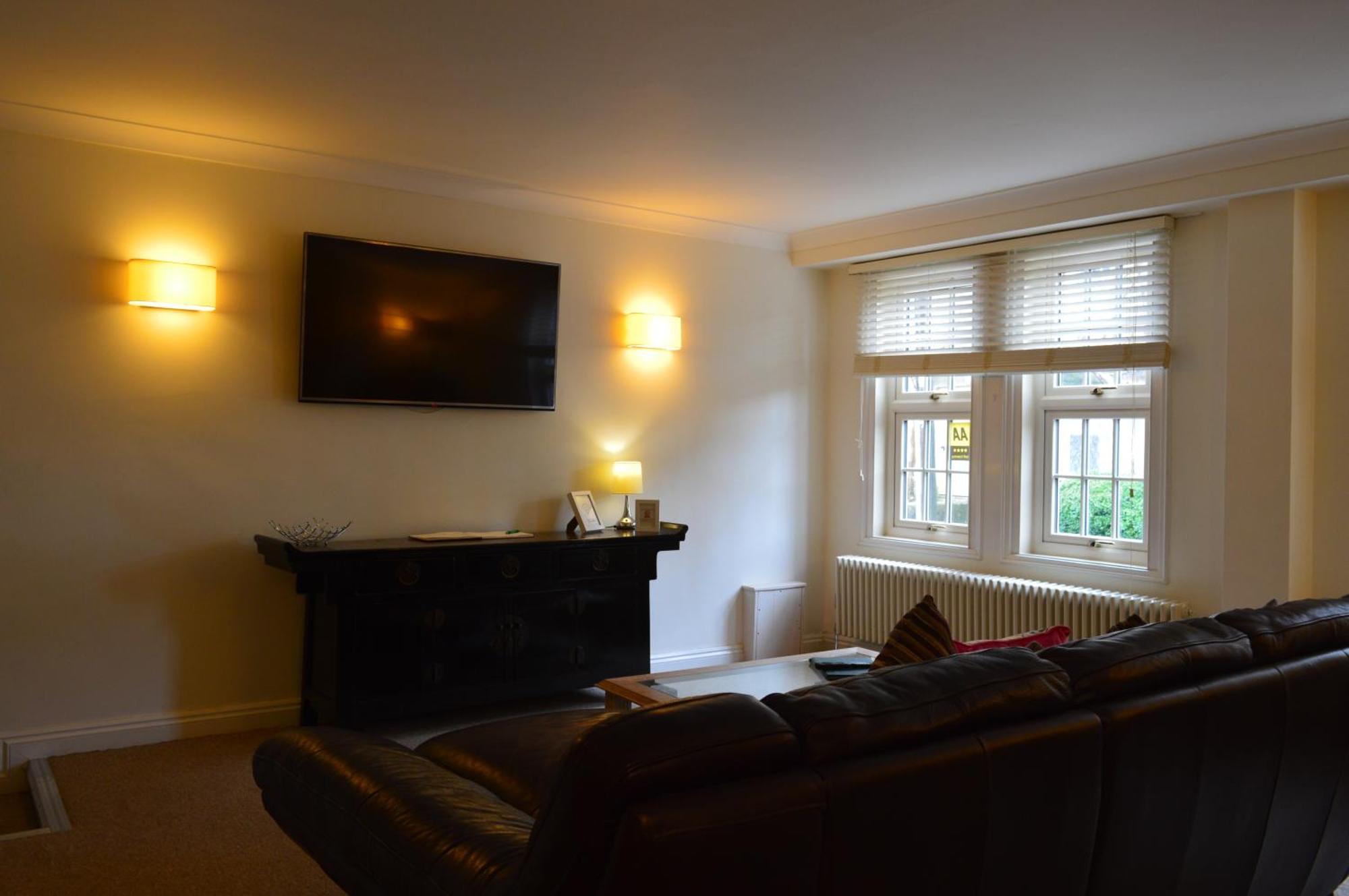 Benson House Box Apartment Box (Wiltshire)
