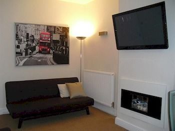 Benson House Box Apartment Box (Wiltshire)