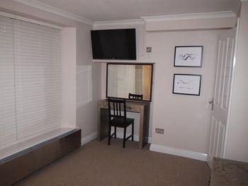 Benson House Box Apartment Box (Wiltshire)