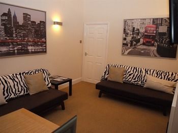 Benson House Box Apartment Box (Wiltshire)